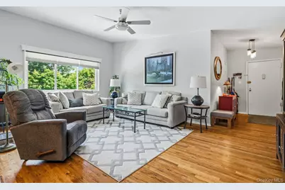 200 Lexington Avenue #8B, Oyster Bay, NY 11771 - Photo 16