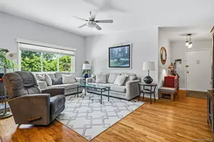 200 Lexington Ave, Oyster Bay, NY 11771 - Photo 16