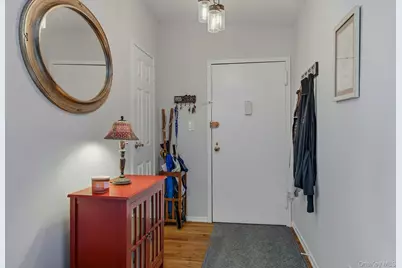 200 Lexington Avenue #8B, Oyster Bay, NY 11771 - Photo 12