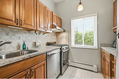200 Lexington Avenue #8B, Oyster Bay, NY 11771 - Photo 22