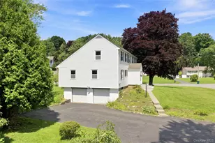 43 Tanya Ln, Mahopac, NY 10541 - Photo 4