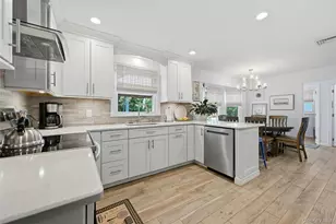 5 Crabapple Ct, Mount Sinai, NY 11766 - Photo 4