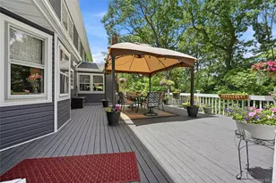 5 Crabapple Ct, Mount Sinai, NY 11766 - Photo 28