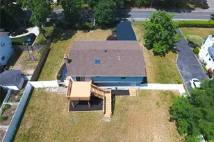 185 Magnolia Dr, Selden, NY 11784 - Photo 28
