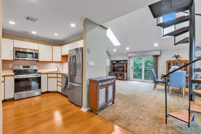 100 Daly Boulevard #1802, Oceanside, NY 11572 - Photo 8