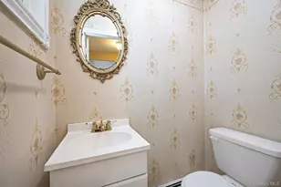 2 Barry Ln, Mount Sinai, NY 11766 - Photo 12
