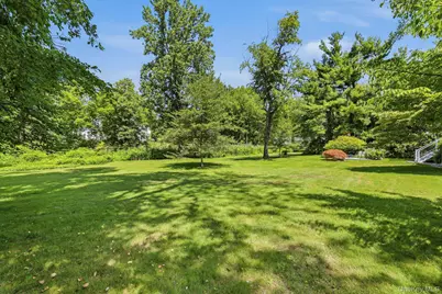 629 Scarborough Road, Briarcliff Manor, NY 10510 - Photo 32