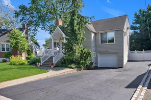 16 Walnut Rd, East Rockaway, NY 11518 - Photo 22