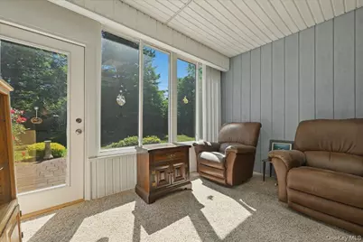 90 Knolls Drive, Stony Brook, NY 11790 - Photo 16