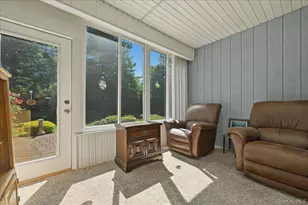 90 Knolls Dr, Stony Brook, NY 11790 - Photo 16