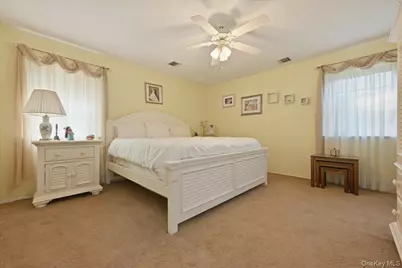 90 Knolls Drive, Stony Brook, NY 11790 - Photo 14