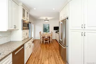 238 Birch Dr, Roslyn, NY 11576 - Photo 14