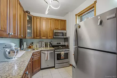 160-15 Powells Cove Boulevard #C7, Whitestone, NY 11357 - Photo 8