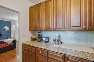 160-15 Powells Cove Blvd, Whitestone, NY 11357 - Photo 10