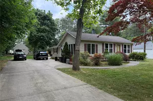 174 Middle Island Rd, Medford, NY 11763 - Photo 2