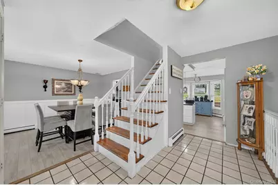 4 Shaker Court, New Windsor, NY 12553 - Photo 2