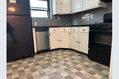 284 Sneden Place W #284, Spring Valley, NY 10977 - Photo 2