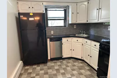 284 Sneden Place W #284, Spring Valley, NY 10977 - Photo 8