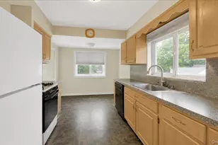 9 Howard Ave, White Plains, NY 10606 - Photo 2