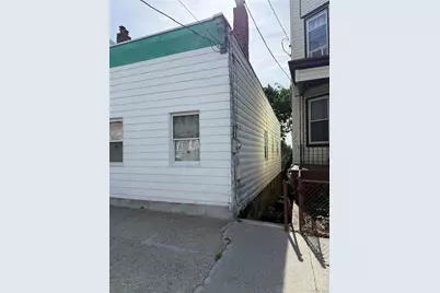 162 Voss Avenue, Yonkers, NY 10703 - Photo 2