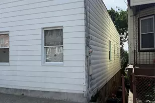 162 Voss Ave, Yonkers, NY 10703 - Photo 2