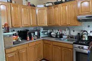 102-06 213th St, Queens Village, NY 11429 - Photo 8