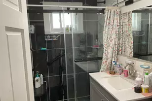 102-06 213th St, Queens Village, NY 11429 - Photo 12
