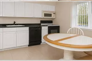 330 Bayville Ave, Bayville, NY 11709 - Photo 4