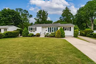 1614 N Gardiner Dr, Bay Shore, NY 11706 - Photo 32