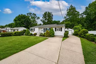 1614 N Gardiner Dr, Bay Shore, NY 11706 - Photo 34
