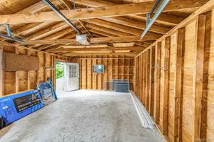 1614 N Gardiner Dr, Bay Shore, NY 11706 - Photo 38