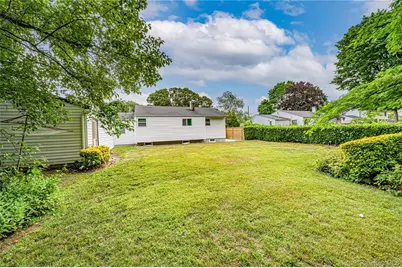 1614 N Gardiner Drive, Bay Shore, NY 11706 - Photo 28