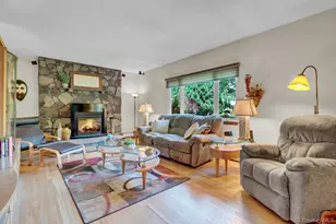 1304 Sycamore Ave, Bohemia, NY 11716 - Photo 12