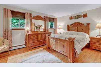 1304 Sycamore Avenue, Bohemia, NY 11716 - Photo 14