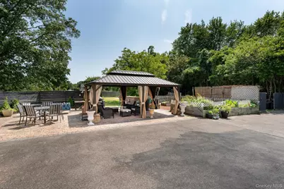 70 Massachusetts Avenue, Bay Shore, NY 11706 - Photo 26