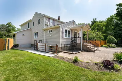 70 Massachusetts Avenue, Bay Shore, NY 11706 - Photo 22