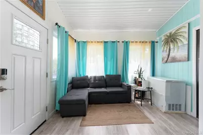 70 Massachusetts Avenue, Bay Shore, NY 11706 - Photo 10