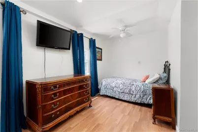 70 Massachusetts Avenue, Bay Shore, NY 11706 - Photo 18