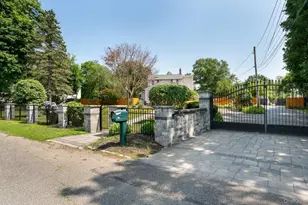 70 Massachusetts Ave, Bay Shore, NY 11706 - Photo 2