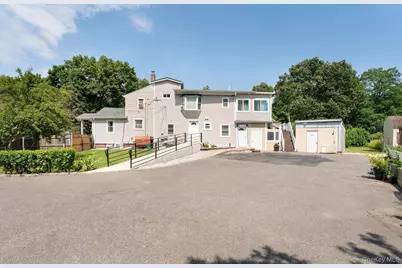 70 Massachusetts Avenue, Bay Shore, NY 11706 - Photo 24