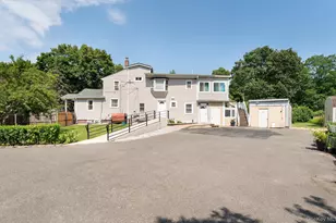 70 Massachusetts Ave, Bay Shore, NY 11706 - Photo 24