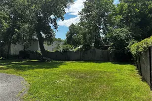 7 Columbus St, New Windsor, NY 12553 - Photo 2