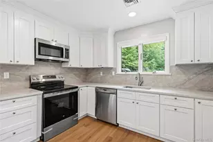 35 S Quincy Ct S, Goldens Bridge, NY 10526 - Photo 4