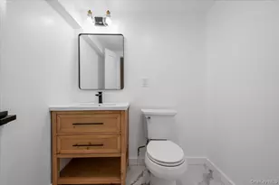 300 Demott Ave, Rockville Centre, NY 11570 - Photo 38