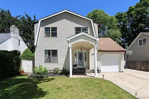 25A Reynolds St, Huntington Station, NY 11746 - Photo 2