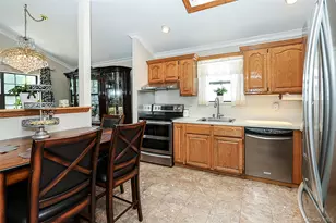25A Reynolds St, Huntington Station, NY 11746 - Photo 20