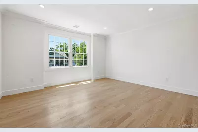 43 Highland Avenue, Port Washington, NY 11050 - Photo 32