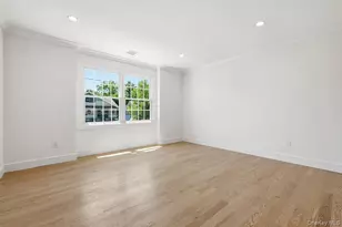 43 Highland Ave, Port Washington, NY 11050 - Photo 32