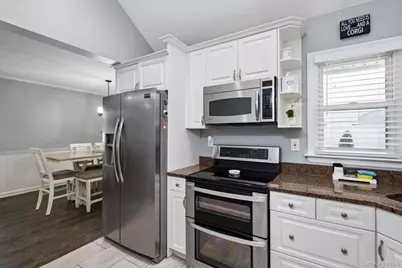 59 Lambert Avenue, Farmingdale, NY 11735 - Photo 10