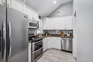 59 Lambert Ave, Farmingdale, NY 11735 - Photo 8